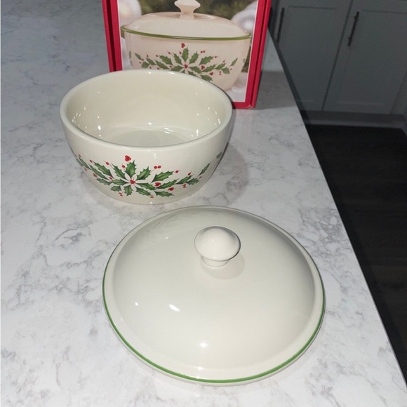Lenox American By Design Holiday Small Covered Casserole 32oz - Picture 2 of 8